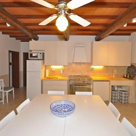 Castiglione Del Lago Sleeps 10 Pool Wifi *